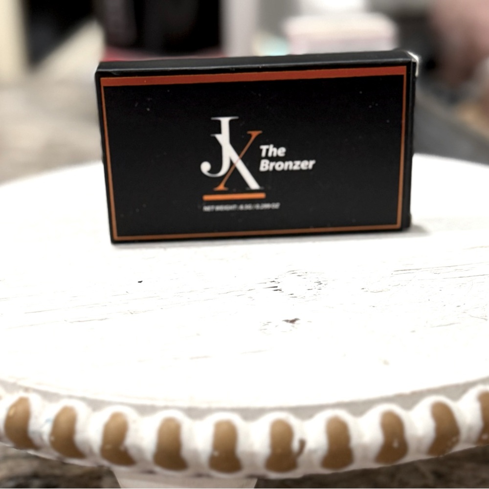 JX “The Bronzer NIB in “Sol”